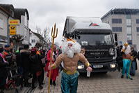 Helau Walldorfer Fastnachtsumzug närischer Lindwurm kleine und große Narren am Rathaus im Stadtteil Walldorf 2026