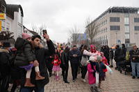 Helau Walldorfer Fastnachtsumzug närischer Lindwurm kleine und große Narren am Rathaus im Stadtteil Walldorf 2026