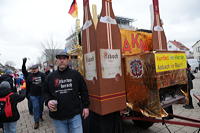 Helau Walldorfer Fastnachtsumzug närischer Lindwurm kleine und große Narren am Rathaus im Stadtteil Walldorf 2026