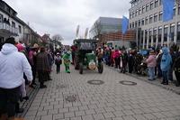 Helau Walldorfer Fastnachtsumzug närischer Lindwurm kleine und große Narren am Rathaus im Stadtteil Walldorf 2026