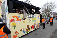 Helau Walldorfer Fastnachtsumzug närischer Lindwurm kleine und große Narren am Rathaus im Stadtteil Walldorf 2026