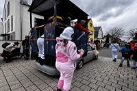 Helau Walldorfer Fastnachtsumzug närischer Lindwurm kleine und große Narren am Rathaus im Stadtteil Walldorf 2026