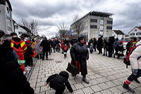 Helau Walldorfer Fastnachtsumzug närischer Lindwurm kleine und große Narren am Rathaus im Stadtteil Walldorf 2026