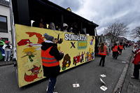 ? Helau Walldorfer Fastnachtsumzug närischer Lindwurm kleine und große Narren am Rathaus im Stadtteil Walldorf 2026