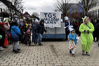 ? Helau Walldorfer Fastnachtsumzug närischer Lindwurm kleine und große Narren am Rathaus im Stadtteil Walldorf 2026