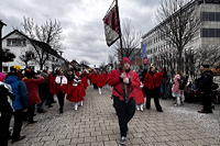 ? Helau Walldorfer Fastnachtsumzug närischer Lindwurm kleine und große Narren am Rathaus im Stadtteil Walldorf 2026