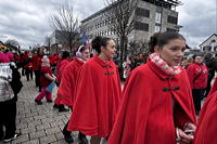 ? Helau Walldorfer Fastnachtsumzug närischer Lindwurm kleine und große Narren am Rathaus im Stadtteil Walldorf 2026