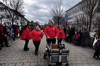 ? Helau Walldorfer Fastnachtsumzug närischer Lindwurm kleine und große Narren am Rathaus im Stadtteil Walldorf 2026