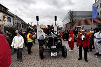 Helau Walldorfer Fastnachtsumzug närischer Lindwurm kleine und große Narren am Rathaus im Stadtteil Walldorf 2026
