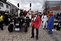 Helau Walldorfer Fastnachtsumzug närischer Lindwurm kleine und große Narren am Rathaus im Stadtteil Walldorf 2026