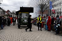 Helau Walldorfer Fastnachtsumzug närischer Lindwurm kleine und große Narren am Rathaus im Stadtteil Walldorf 2026