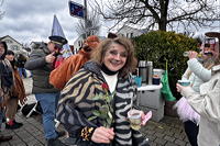 Helau Walldorfer Fastnachtsumzug närischer Lindwurm kleine und große Narren am Rathaus im Stadtteil Walldorf 2026