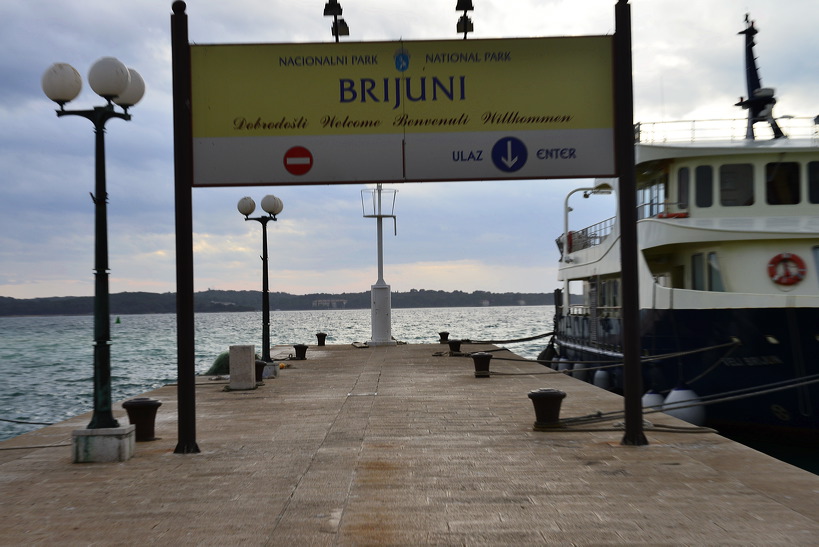 Fazana kleine Fischer und Hafenstadt in Istrien Kroatien mit Blick auf die Brioni Inseln, ein idealer Urlaubsort 