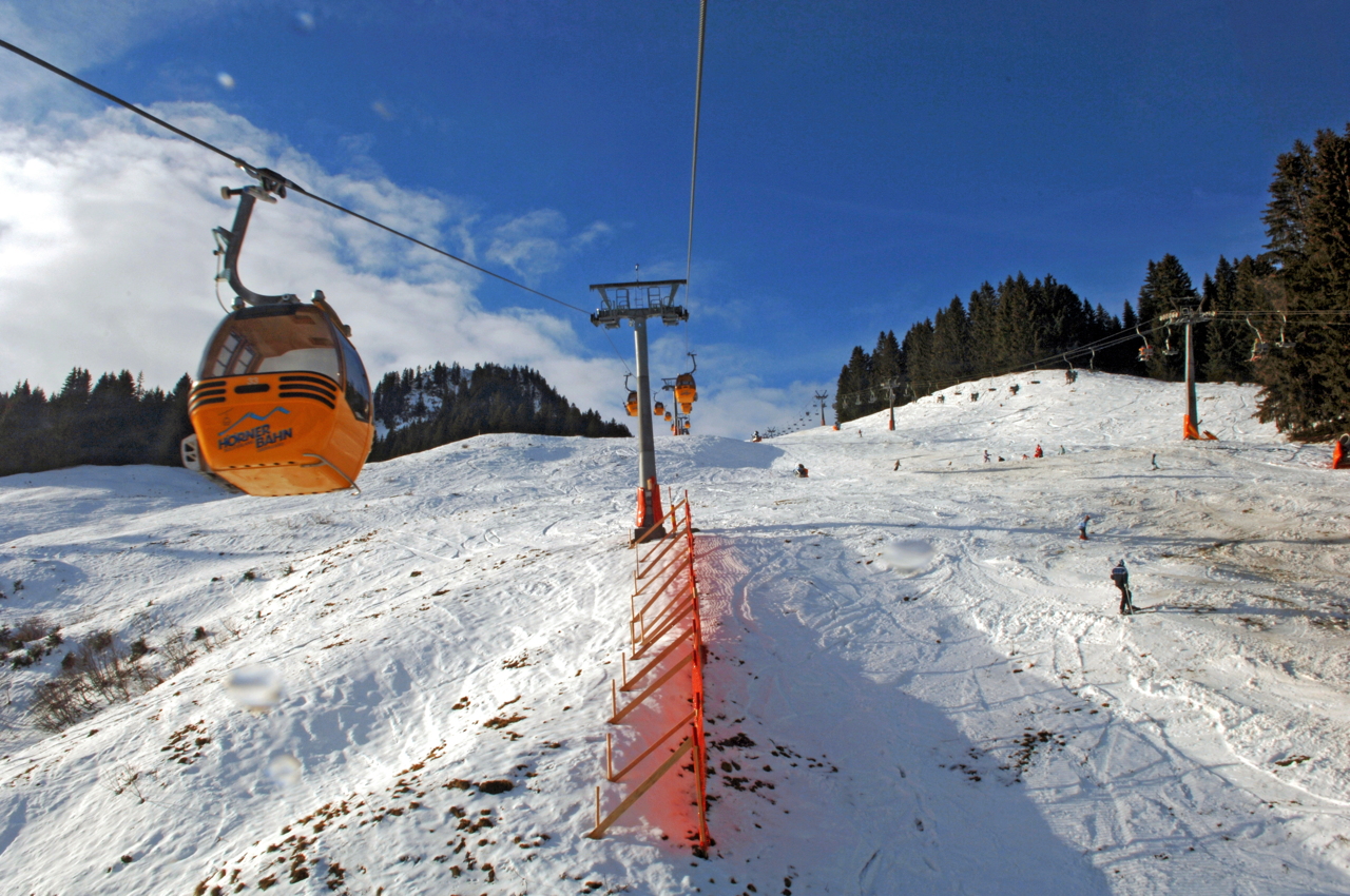 Hörnerbahn nur 7km von Oberstdorf in Bolsterlang längste Höhen-Winterwanderwege im Allgäu mit Berghaus Schwaben