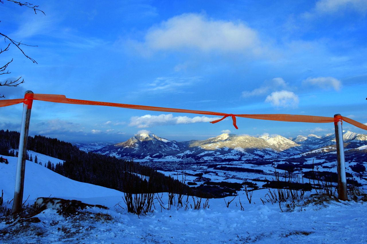 Hörnerbahn nur 7km von Oberstdorf in Bolsterlang längste Höhen-Winterwanderwege im Allgäu mit Berghaus Schwaben