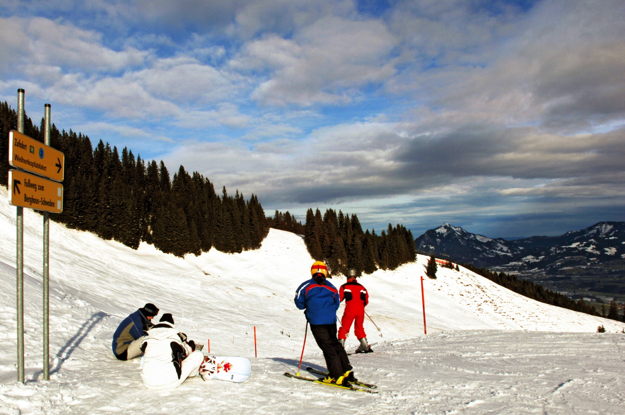 Hörnerbahn nur 7km von Oberstdorf in Bolsterlang längste Höhen-Winterwanderwege im Allgäu mit Berghaus Schwaben