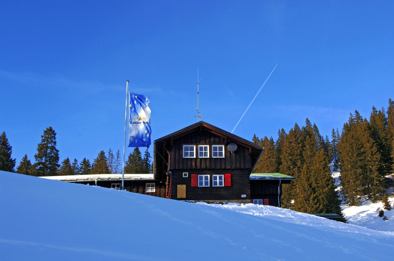 Hörnerbahn nur 7km von Oberstdorf in Bolsterlang längster Höhen-Winterwanderwege im Allgäu mit Berghaus Schwaben