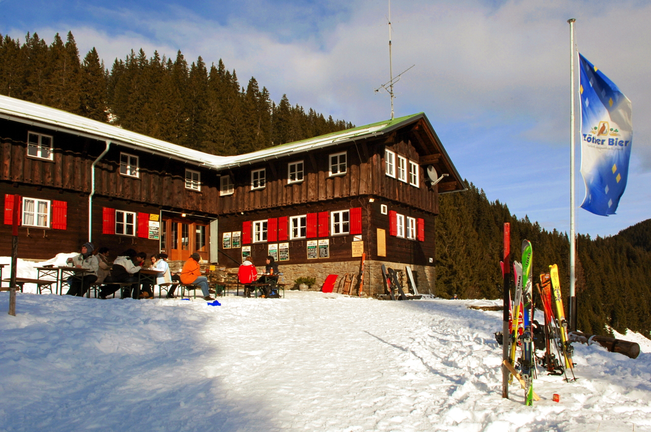 Hörnerbahn nur 7km von Oberstdorf in Bolsterlang längste Höhen-Winterwanderwege im Allgäu mit Berghaus Schwaben