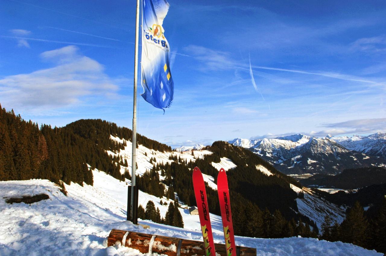 Hörnerbahn nur 7km von Oberstdorf in Bolsterlang längste Höhen-Winterwanderwege im Allgäu mit Berghaus Schwaben