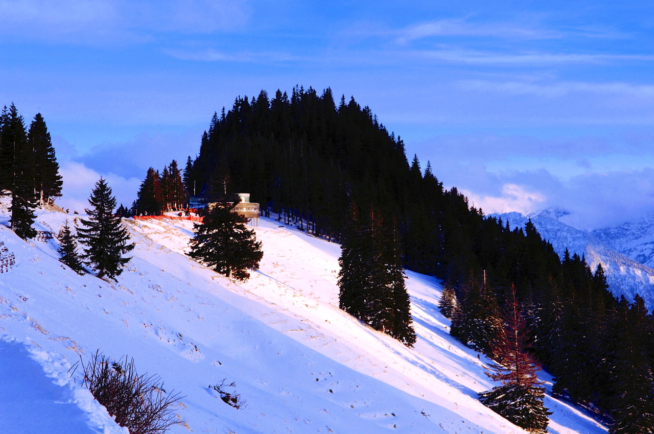 Hörnerbahn nur 7km von Oberstdorf in Bolsterlang längste Höhen-Winterwanderwege im Allgäu mit Berghaus Schwaben