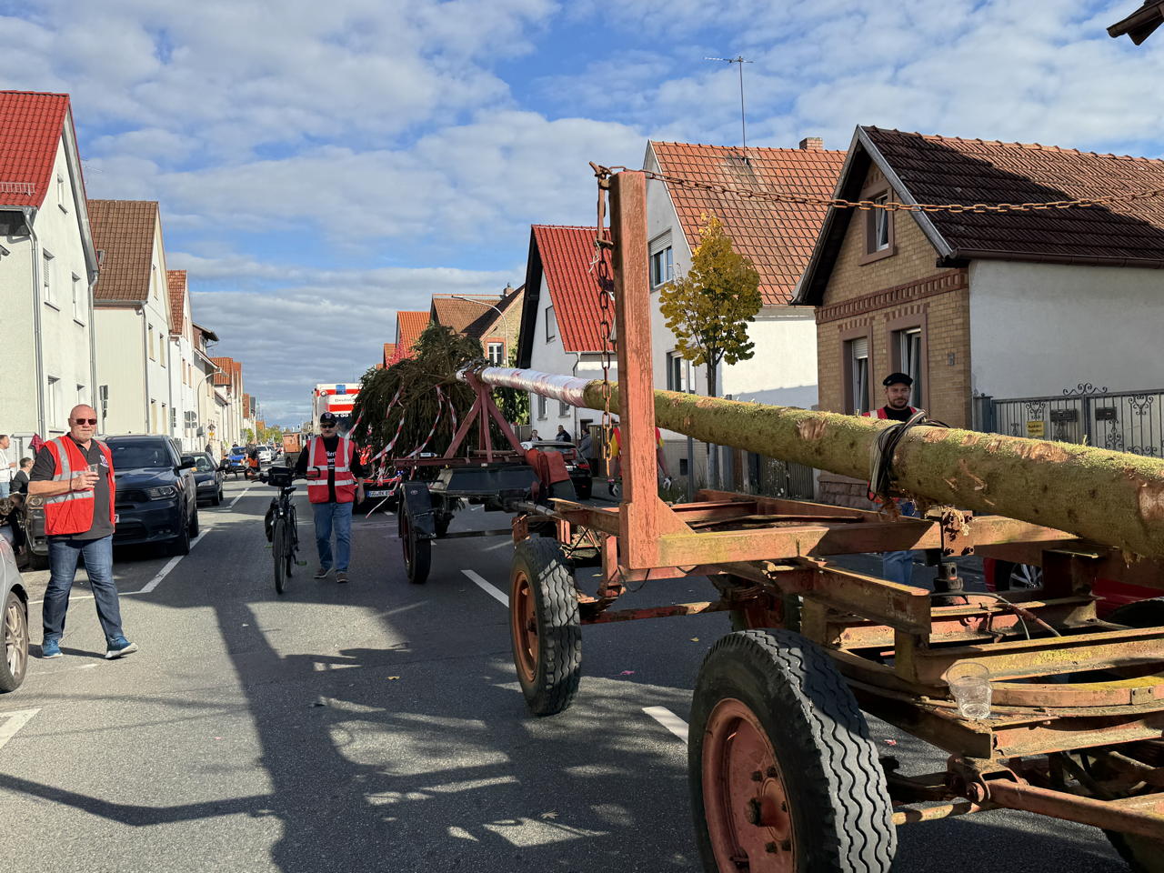 Auf zur Merfeller Kerb 2025 es ist wieder Kerwezeit mit den Merfeller Kerweborschen und der Kerweumzug durch Mörfelden
