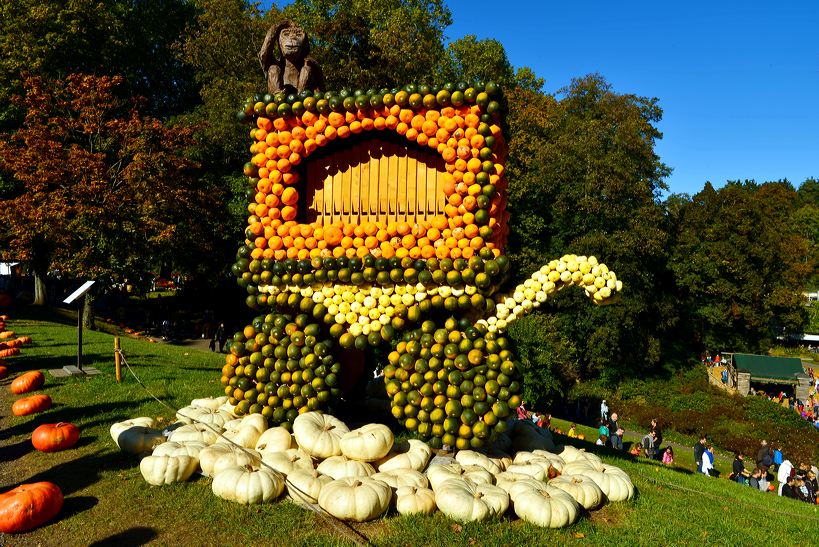 Weltgrößte Kürbisausstellung in Ludwigsburg im Blühenden Barock. Thema 2016: Manege frei im Kürbis-Zirkus!