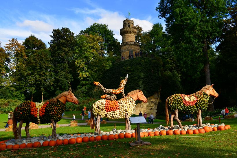 Weltgrößte Kürbisausstellung in Ludwigsburg im Blühenden Barock. Thema 2016: Manege frei im Kürbis-Zirkus!