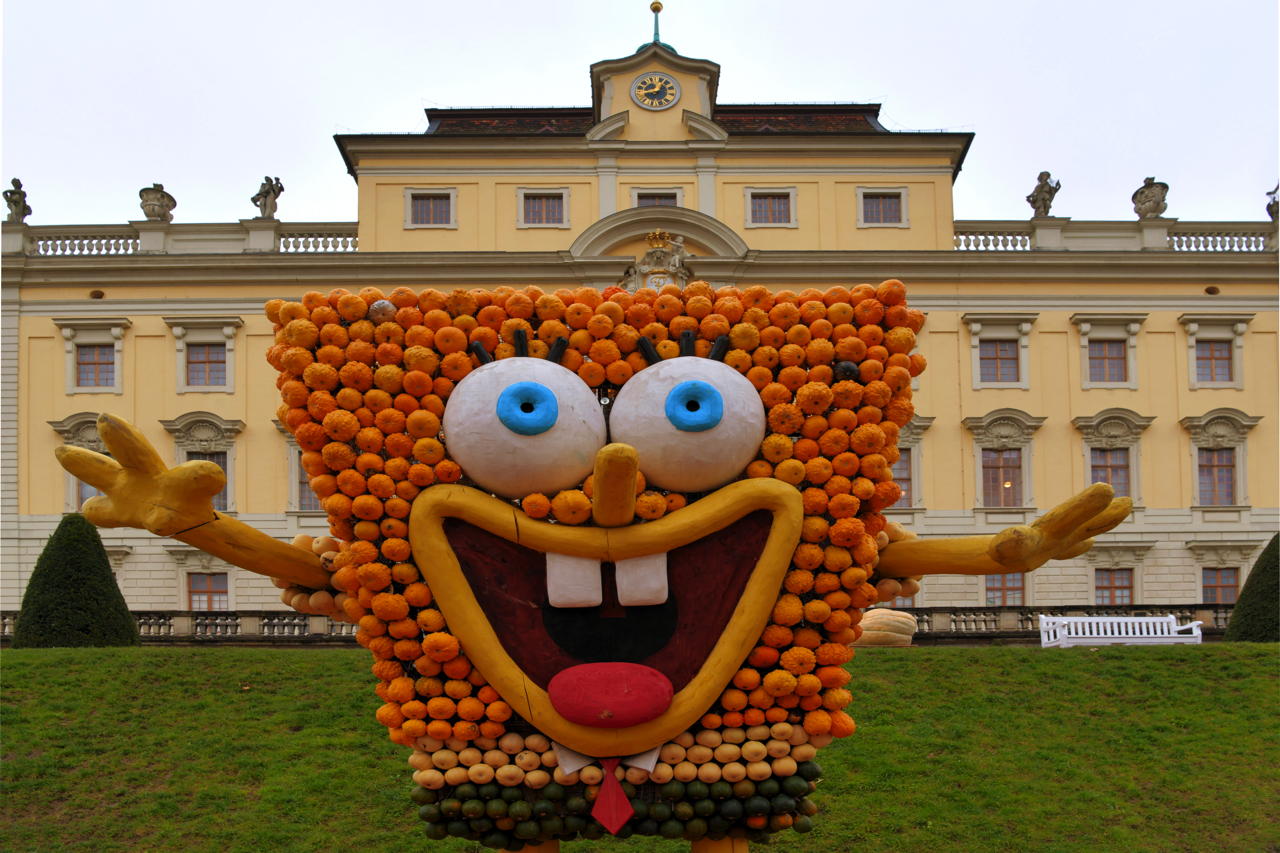 Weltgrößte Kürbisausstellung in Ludwigsburg im Blühenden Barock. Thema 2021 Unterwasser.das Kürbisspektakel mit imposanten Figuren und leuchtende Traumpfade. 