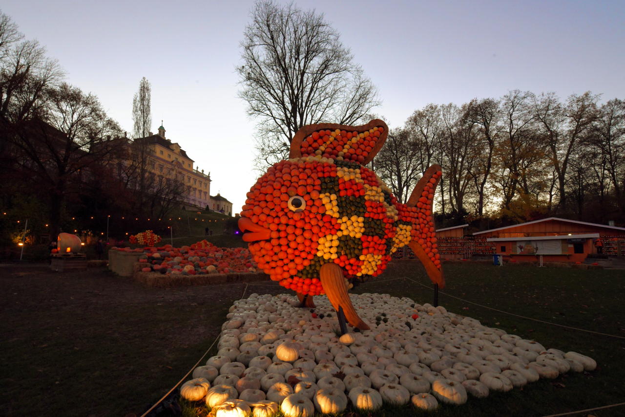 Weltgrößte Kürbisausstellung in Ludwigsburg im Blühenden Barock. Thema 2021 Unterwasser.das Kürbisspektakel mit imposanten Figuren und leuchtende Traumpfade.