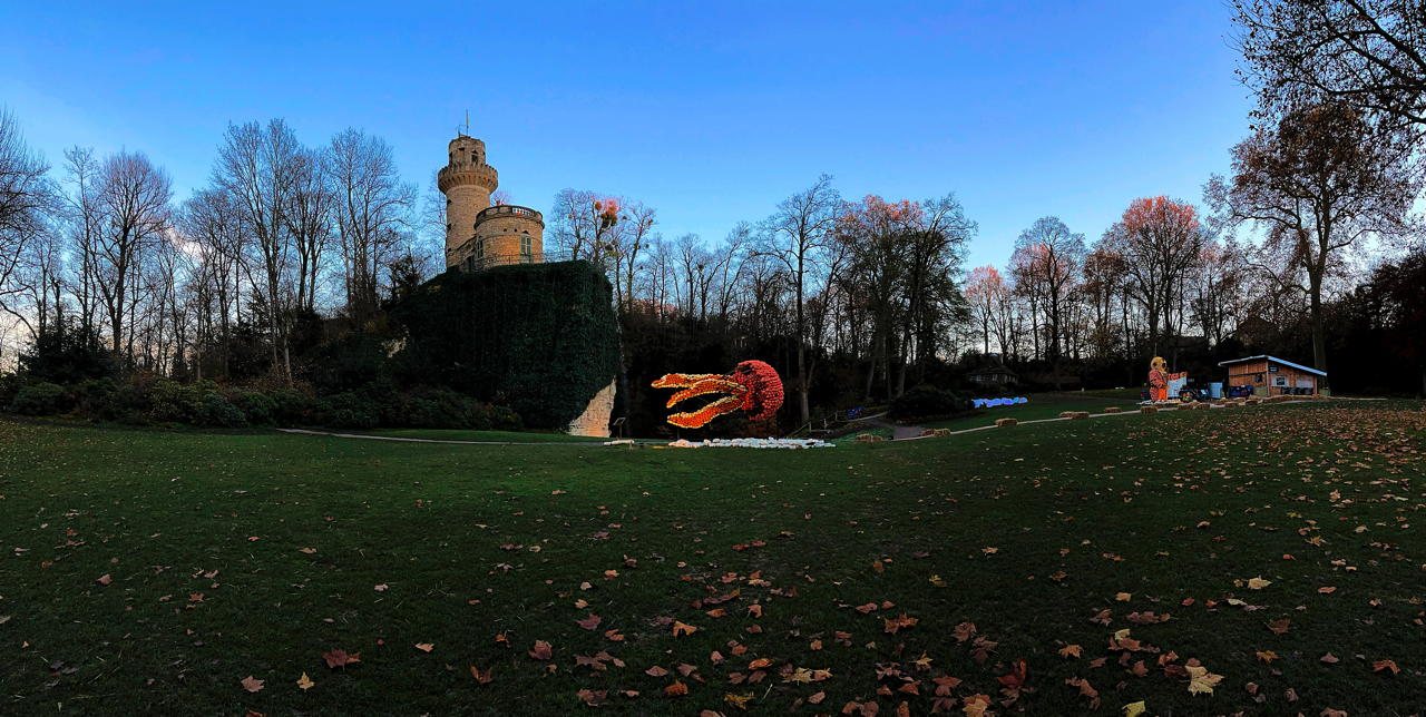 Weltgrößte Kürbisausstellung in Ludwigsburg im Blühenden Barock. Thema 2021 Unterwasser.das Kürbisspektakel mit imposanten Figuren und leuchtende Traumpfade.