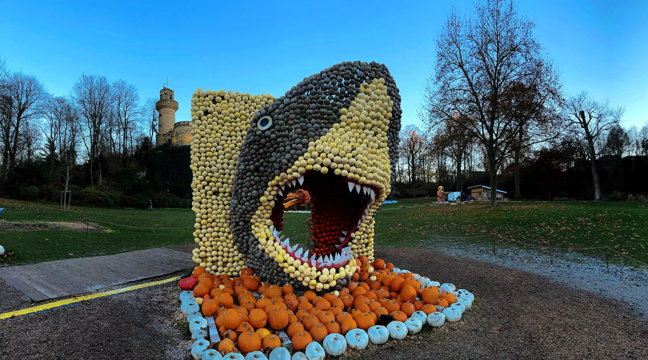 Weltgrößte Kürbisausstellung in Ludwigsburg im Blühenden Barock. Thema 2021 Unterwasser.das Kürbisspektakel mit imposanten Figuren und leuchtende Traumpfade.