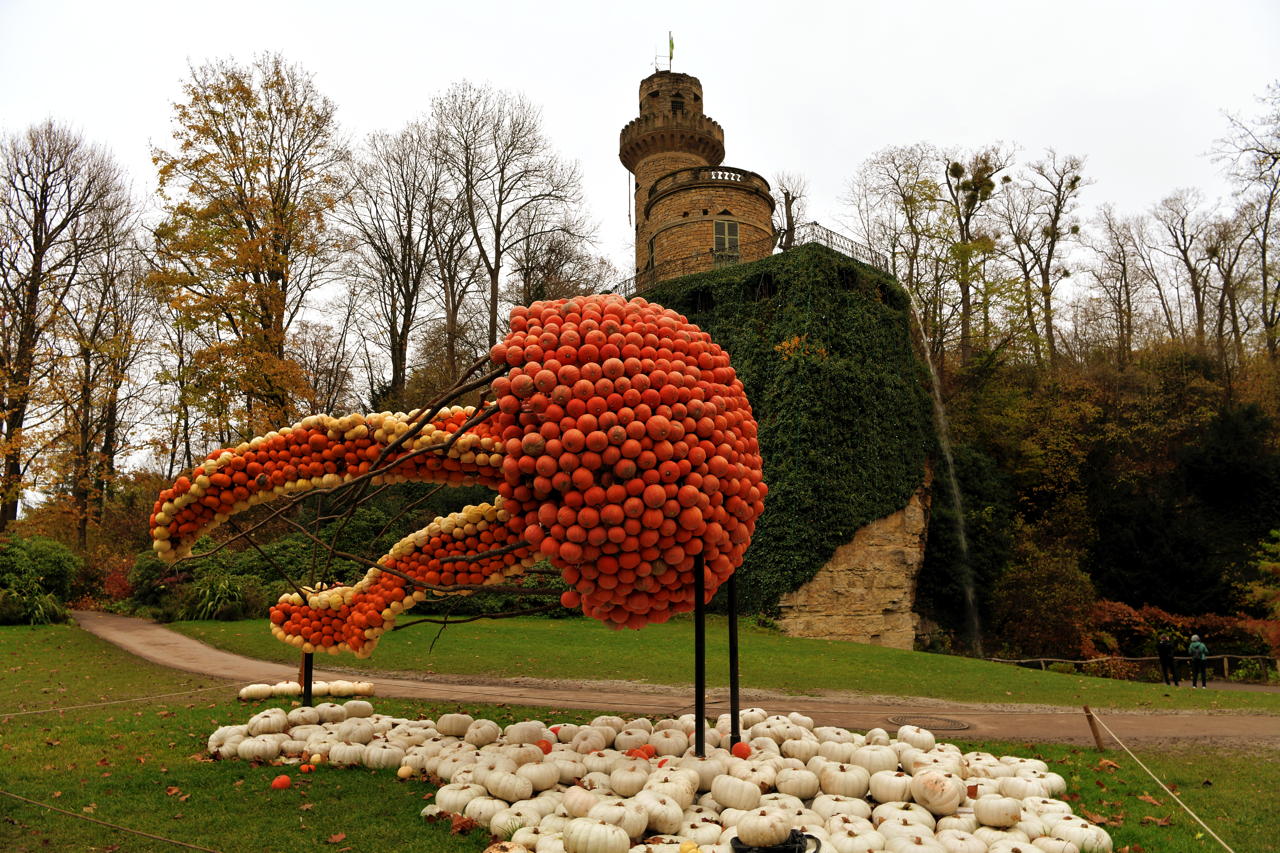 Weltgrößte Kürbisausstellung in Ludwigsburg im Blühenden Barock. Thema 2021 Unterwasser.das Kürbisspektakel mit imposanten Figuren und leuchtende Traumpfade.