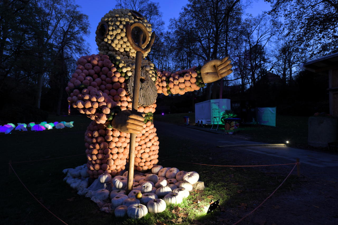 Weltgrößte Kürbisausstellung in Ludwigsburg im Blühenden Barock. Thema 2021 Unterwasser.das Kürbisspektakel mit imposanten Figuren und leuchtende Traumpfade.