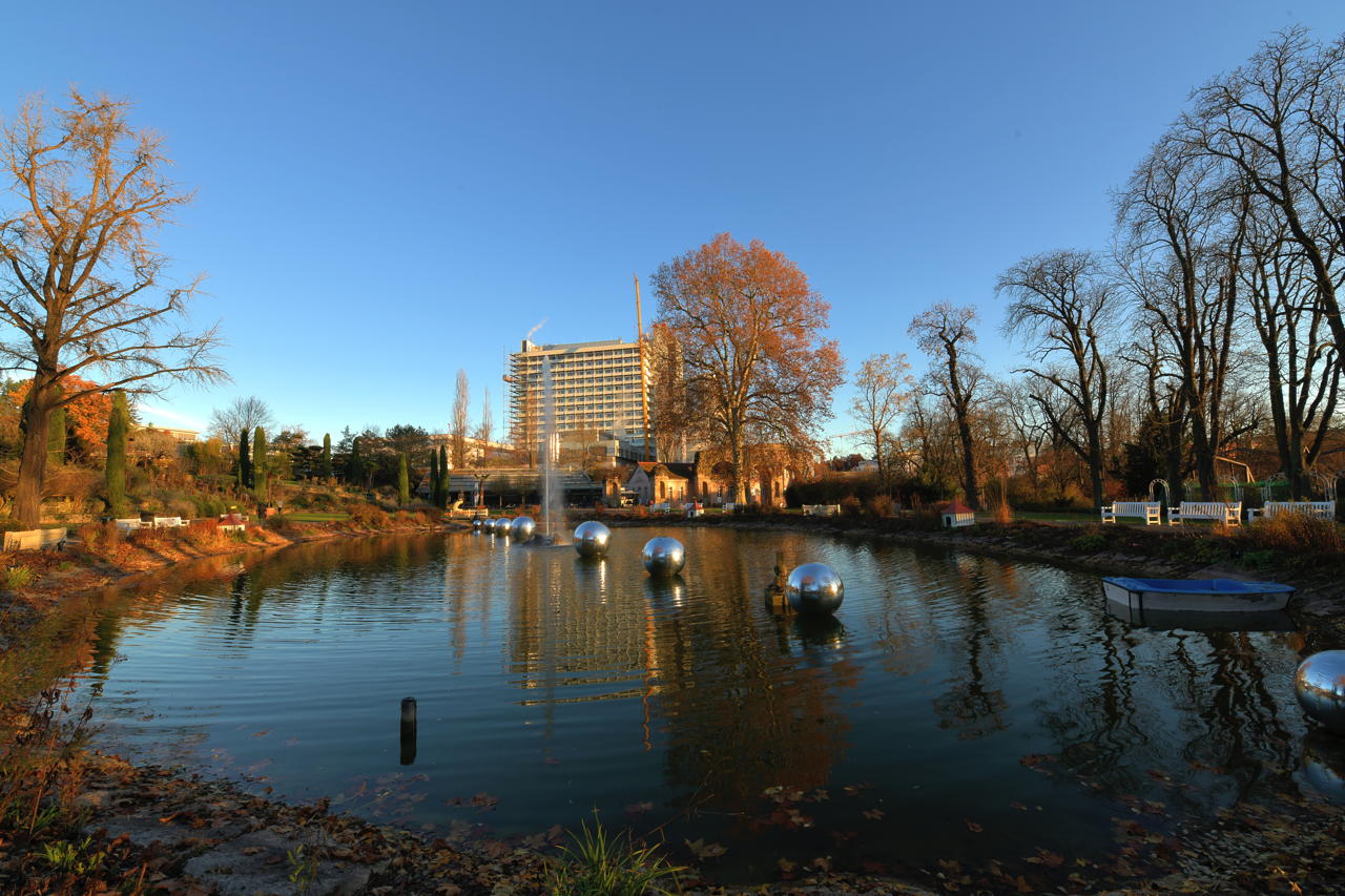 Weltgrößte Kürbisausstellung in Ludwigsburg im Blühenden Barock. Thema 2021 Unterwasser.das Kürbisspektakel mit imposanten Figuren und leuchtende Traumpfade.