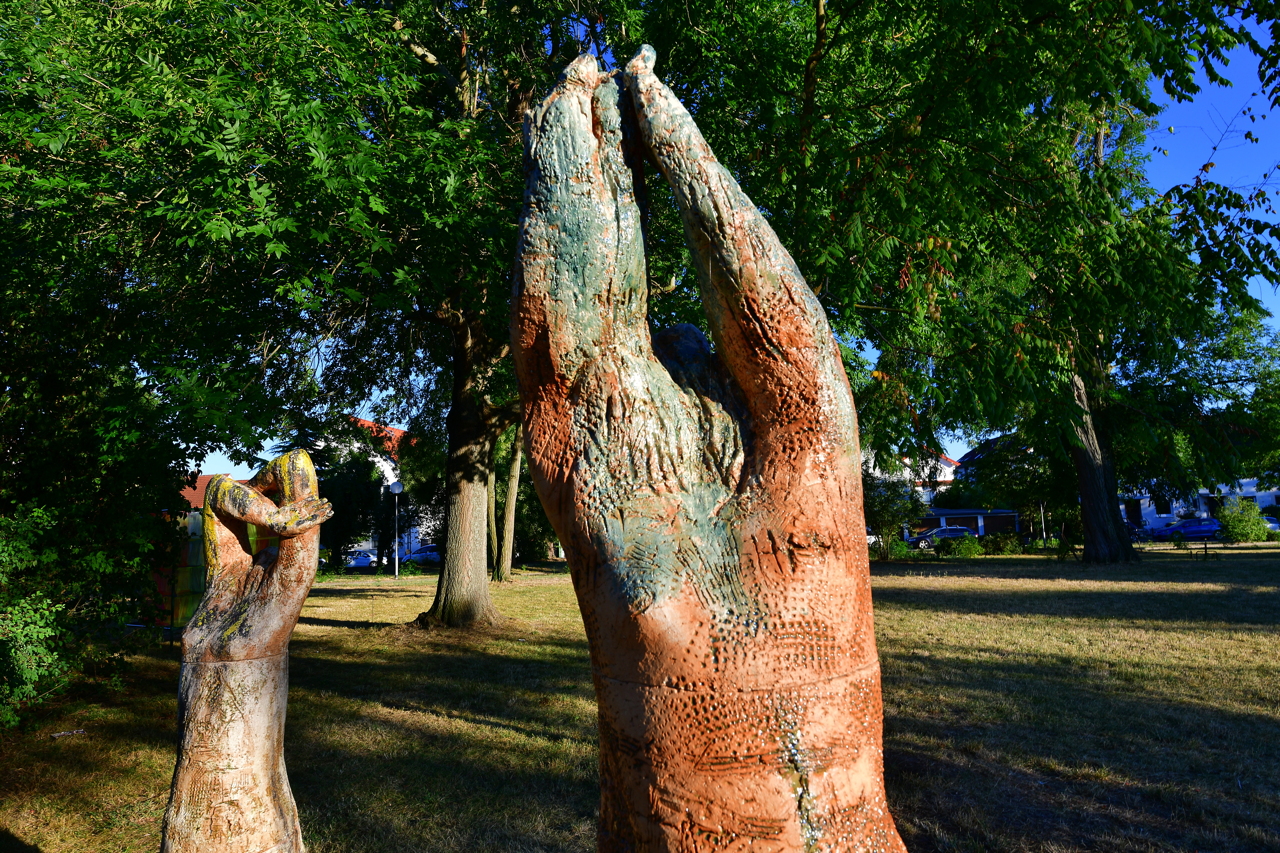 Kunst im Park 2020 Mörfelden-Walldorf vom 12. Juli bis 13 September 2020 mit Edgar Diehl * Christine Hach * Jürgen Heinz * Romana Menze-Kuhn * Otto Schaffner * Elizabeth Thallauer Parkanlage am Bürgerhaus Mörfelden