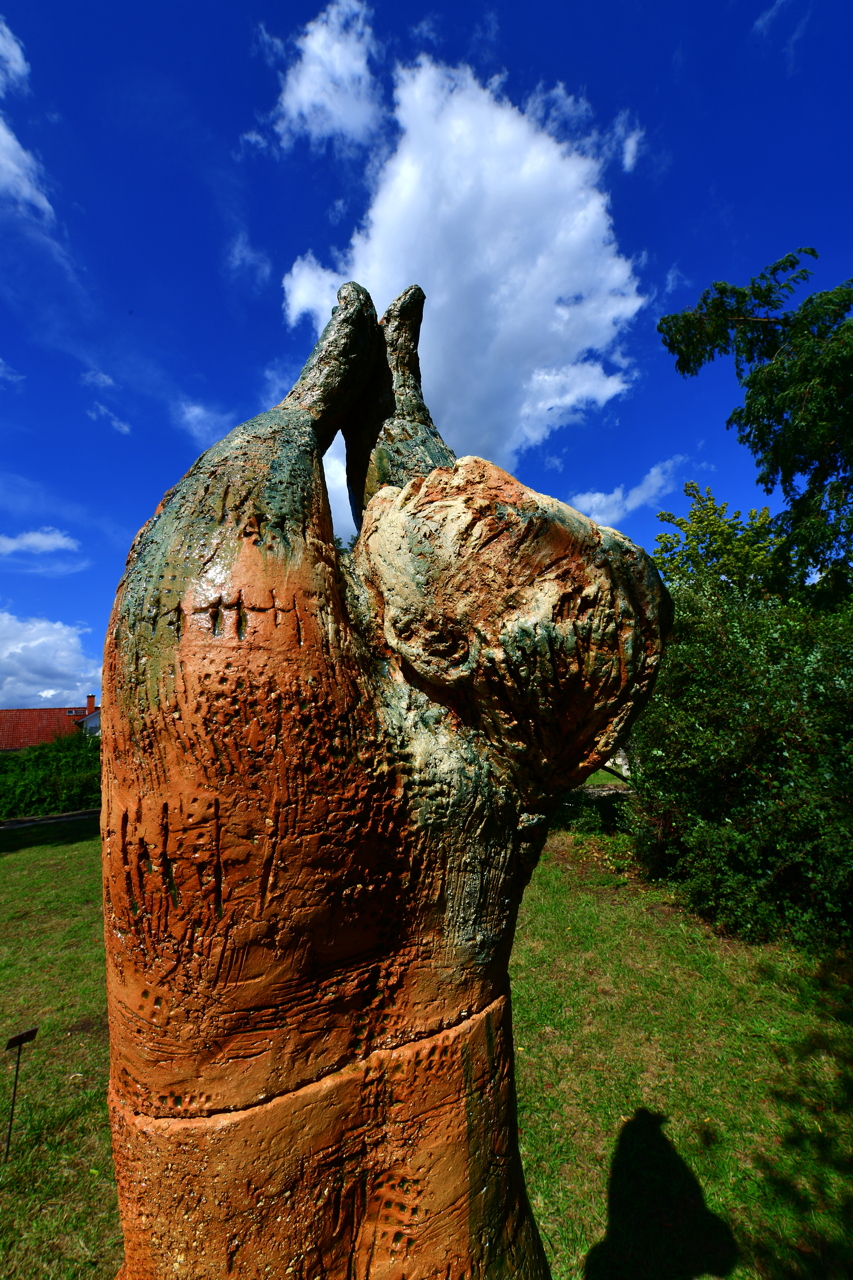 Kunst im Park 2020 Mörfelden-Walldorf vom 12. Juli bis 13 September 2020 mit Edgar Diehl * Christine Hach * Jürgen Heinz * Romana Menze-Kuhn * Otto Schaffner * Elizabeth Thallauer Parkanlage am Bürgerhaus Mörfelden 