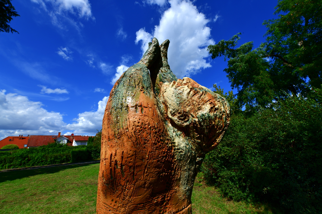 Kunst im Park 2020 Mörfelden-Walldorf vom 12. Juli bis 13 September 2020 mit Edgar Diehl * Christine Hach * Jürgen Heinz * Romana Menze-Kuhn * Otto Schaffner * Elizabeth Thallauer Parkanlage am Bürgerhaus Mörfelden 