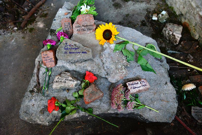 KZ-Außenlager Walldorf Gedenkstätte Einweihung  am 25.September 2016. Mit Lehrpfad um das KZ-Außenlager Geschichte des Holocaust begreifen.