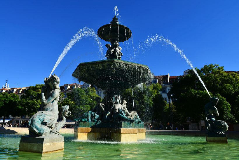 Lissabon, Lisboa Stadtteil Baixa Chiado und Bairro Alto, der Platz Rossio, Elevador de Santa Justa und die Tram Line 28.