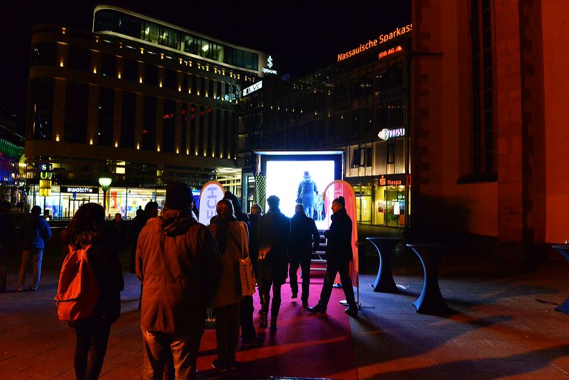 Die Luminale Frankfurt, leuchtende Objekte in der ganzen Stadt, die Biennale der Lichtkultur mit vielen Projekten der Lichtkunstschau.