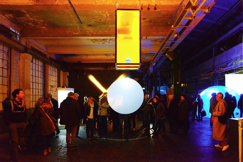 Die Luminale Frankfurt, leuchtende Objekte in der ganzen Stadt, die Biennale der Lichtkultur mit vielen Projekten der Lichtkunstschau.