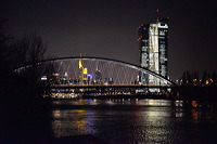 Die Luminale Frankfurt, leuchtende Objekte in der ganzen Stadt, die Biennale der Lichtkultur mit vielen Projekten der Lichtkunstschau.