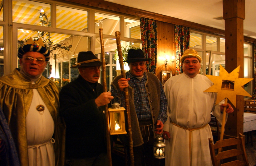 Silvester Neujahr neues Jahr Feuerwerk zwischen den Jahren Brauchtum Heilige drei Könige Sternsinger