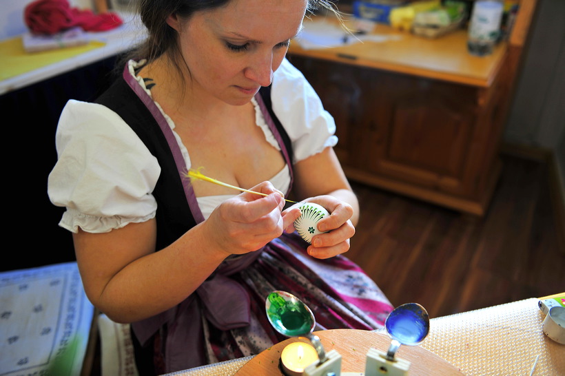 Ostern Osterzeit Osterbrauchtum Osterfeiertage bunte Ostereier Osterhasen Osterfeuer Ostergedichte