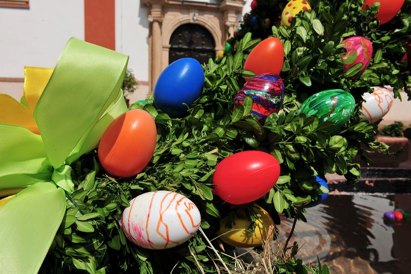 Ostern Osterzeit Osterbrauchtum Osterfeiertage bunte Ostereier Osterhasen Osterfeuer Ostergedichte