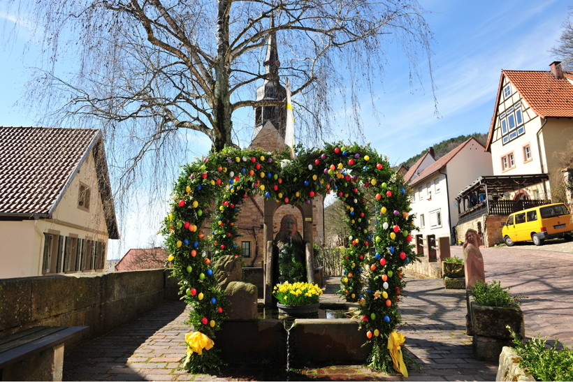 Ostern Osterzeit Osterbrauchtum Osterfeiertage bunte Ostereier Osterhasen Osterfeuer Ostergedichte