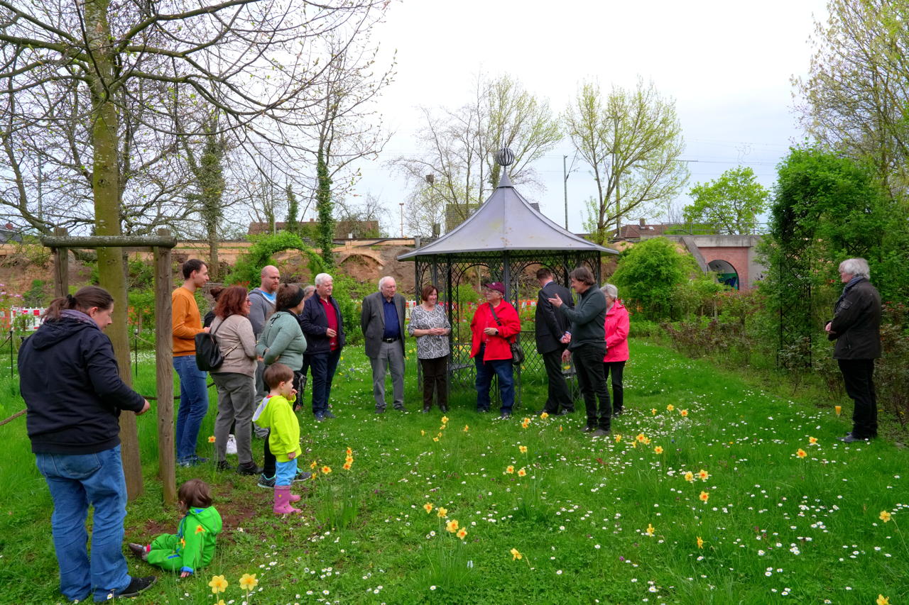  Rosengarten Mörfelden-Walldorf im Stadtteil Mörfelden, Rubensstraße 63 – Bürgerprojekt von Rudolf und Irene Blasnik, initiiert im August 2021.