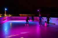 Eisbahn Schlittschuhbahn und Eisstockbahn vom Verein TGS Walldorf auf dem Sportgelände ein einmaliger  Wintertraum in der Doppelstadt Mörfelden-Walldorf