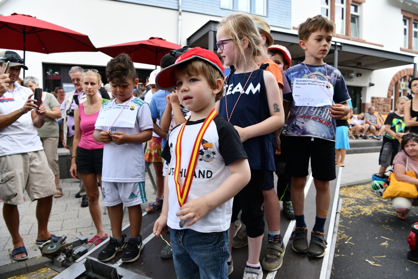 Juni 2018. Seifenkistenrennen in Mörfelden-Walldorf auf der Bahnhofstraße.