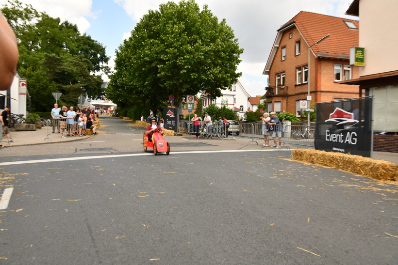 Juni 2018. Seifenkistenrennen in Mörfelden-Walldorf auf der Bahnhofstraße.